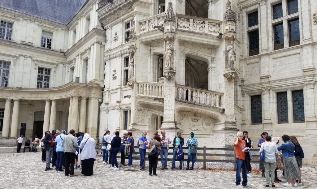 Participants au Rallye Langue et citoyenneté dans le château de Blois